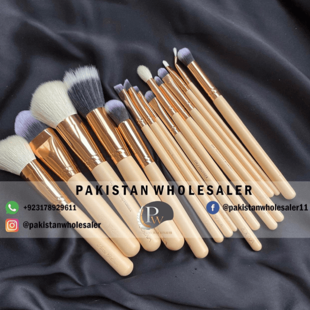 Zoeva Pack of 15 Brushes Orange Pack
