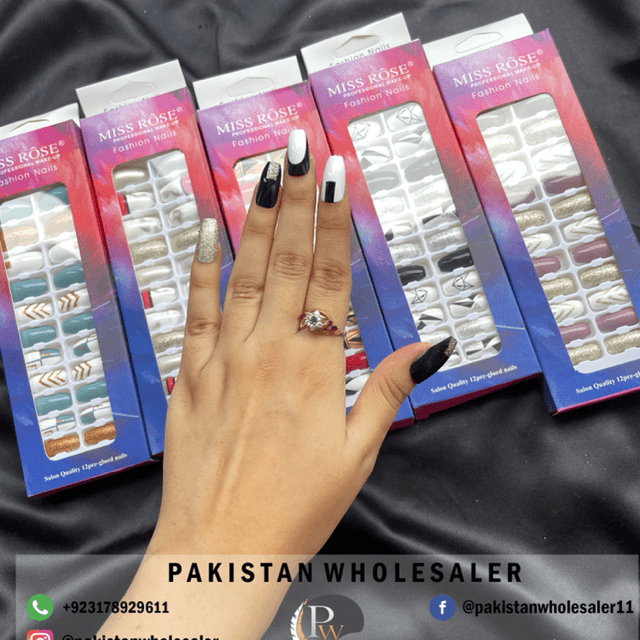 Miss Rose Fake Stylish Nails