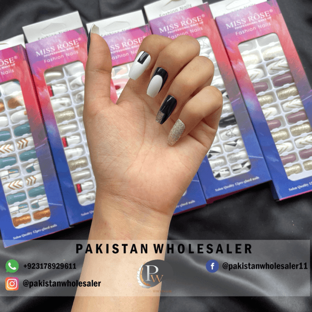 Miss Rose Fake Stylish Nails