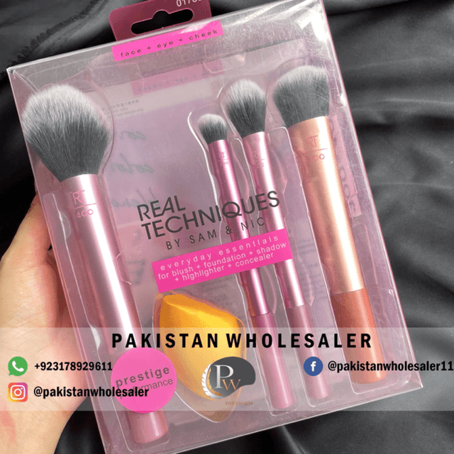 RT 4 in 1 Everyday Essentials Brush Set