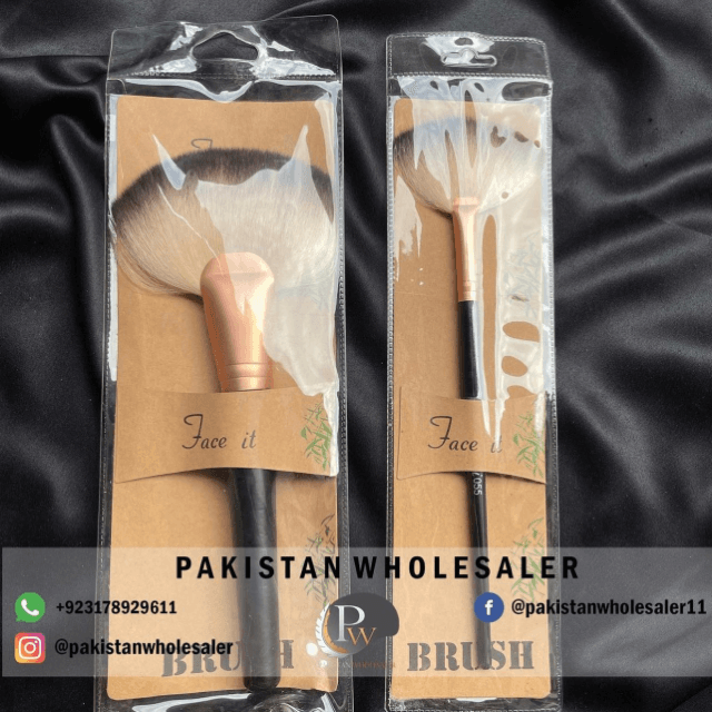 Face it Large Fan Brush