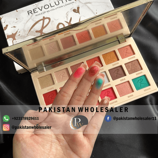 Revolution Roxi 18 Colour Palette