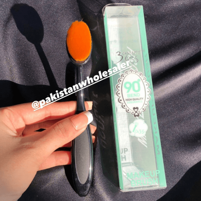Oval Foundation Brush